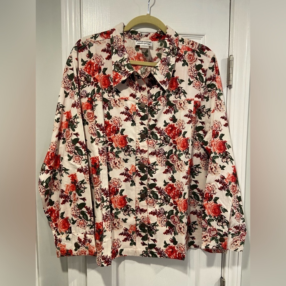 NWOT Potpourri Size 2X Rose Floral Print Button Down Denim Shacket Top Pockets
